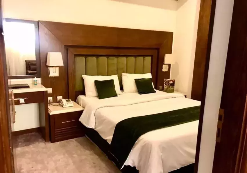 Alibaba https://cdn.alibaba.ir/ostorage/hotel-accommodation-images/69d3c462347d52b68c6acb8c_سوئیت یک خوابه جونیور (1).webp